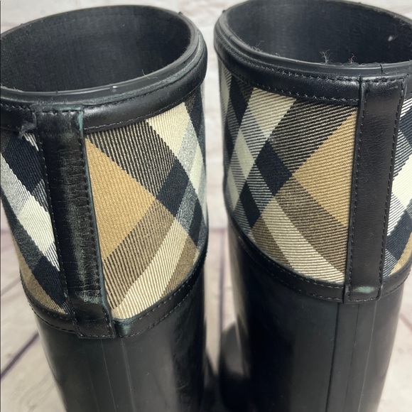 Burberry Crosshill Tall Rain Boots – House Check Plaid - Picture 4 of 16